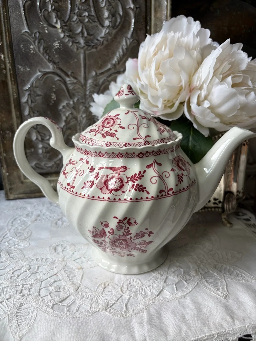 Vintage Johnson Brothers Indies Pink Teapot